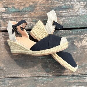Journee Collection Ashlyn Espadrille Wedge Sandals Black Size 6.5